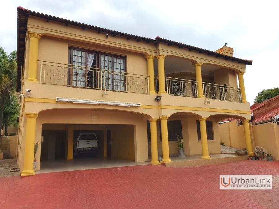 6 Bedroom Property for Sale in Safari Gardens North West